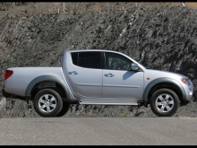 Фото Mitsubishi L200 2.4 DI-D AT №10