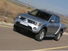 Фото Mitsubishi L200 2.4 DI-D AT №2